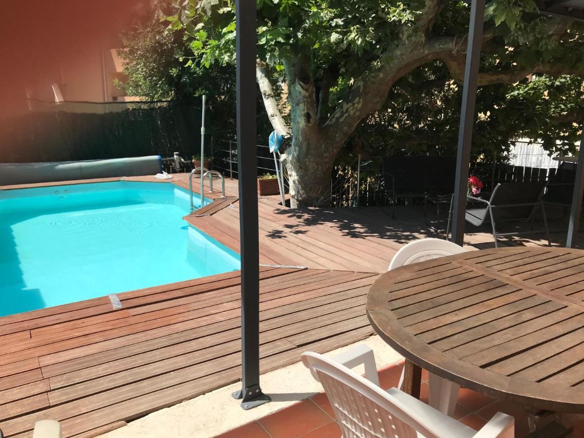 Chambre climatisée avec sdb privée dans une villa avec piscine privée Marsiglia Esterno foto