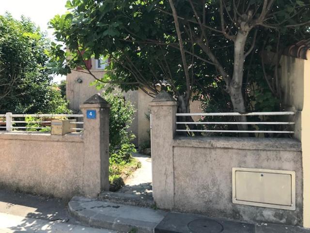 Chambre climatisée avec sdb privée dans une villa avec piscine privée Marsiglia Esterno foto