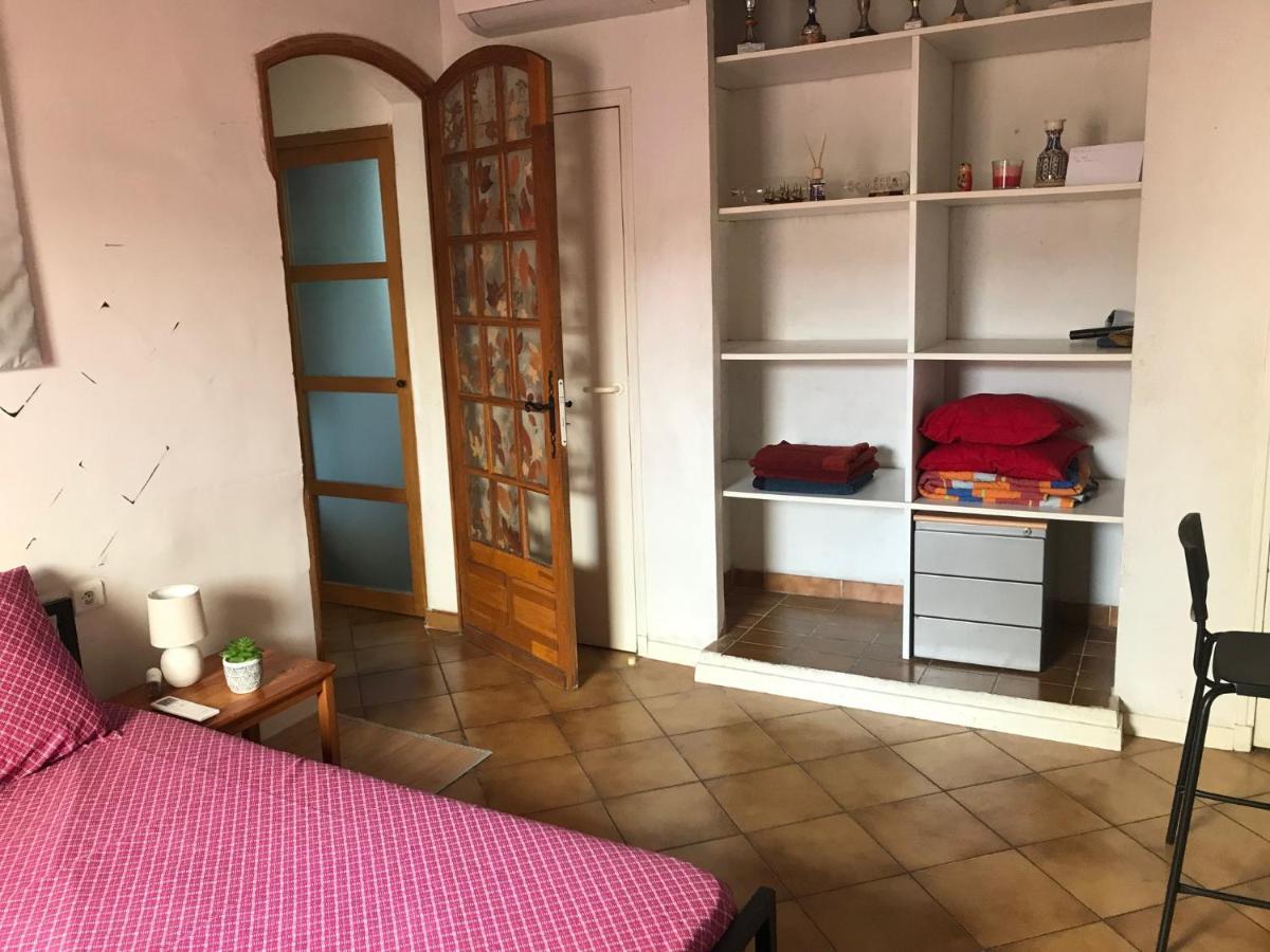 Chambre climatisée avec sdb privée dans une villa avec piscine privée Marsiglia Esterno foto